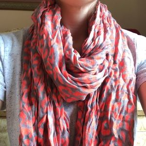 Spotted scarf